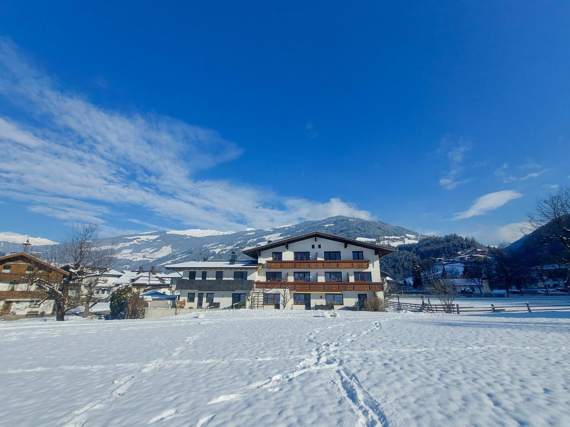 Alpenzeit Zillertal Apartments เซลล์ อัม ซิลลา ภายนอก รูปภาพ