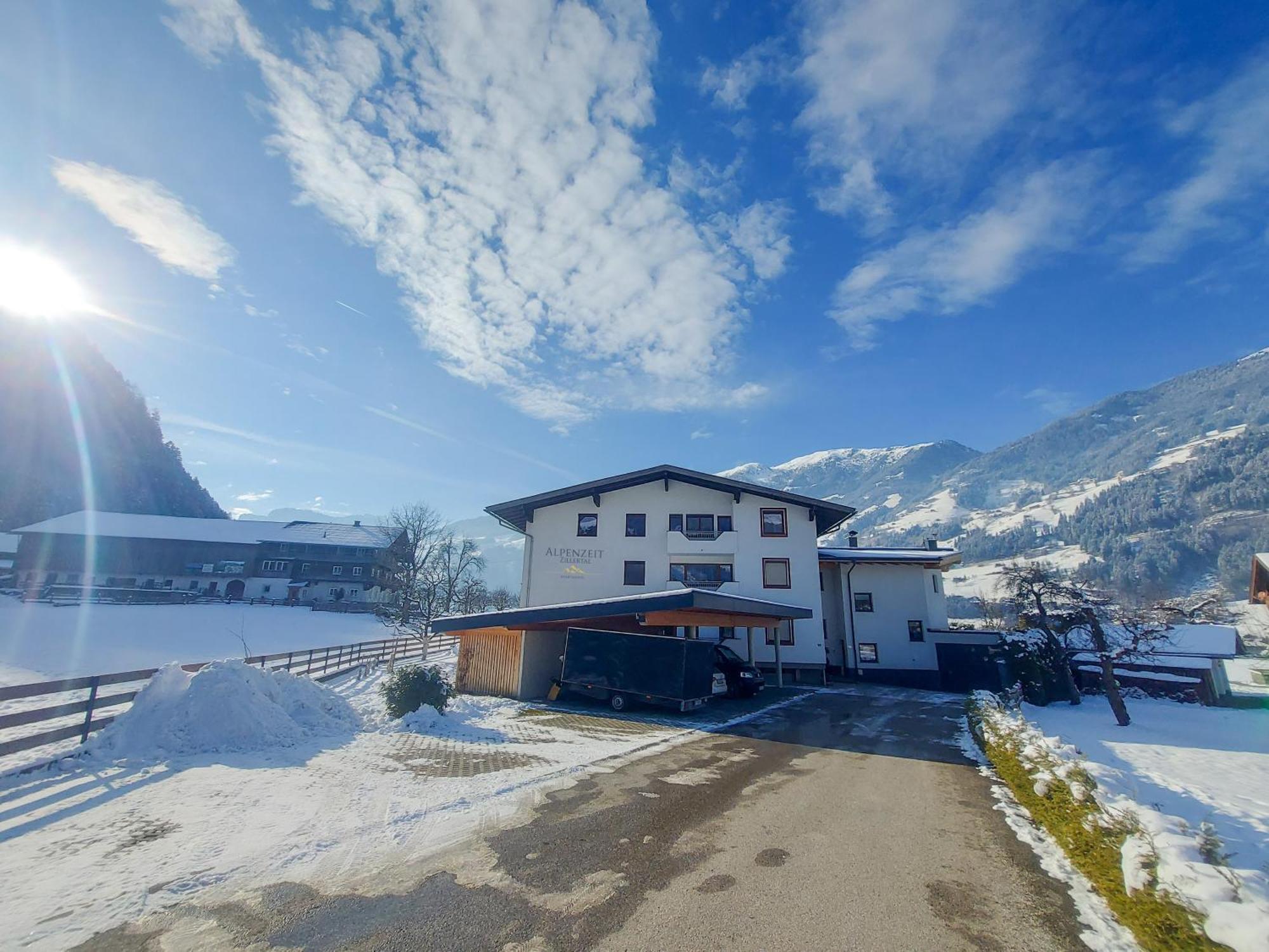 Alpenzeit Zillertal Apartments เซลล์ อัม ซิลลา ภายนอก รูปภาพ