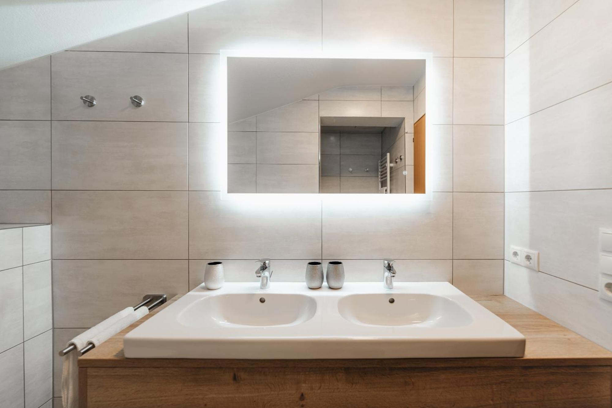 Alpenzeit Zillertal Apartments เซลล์ อัม ซิลลา ภายนอก รูปภาพ